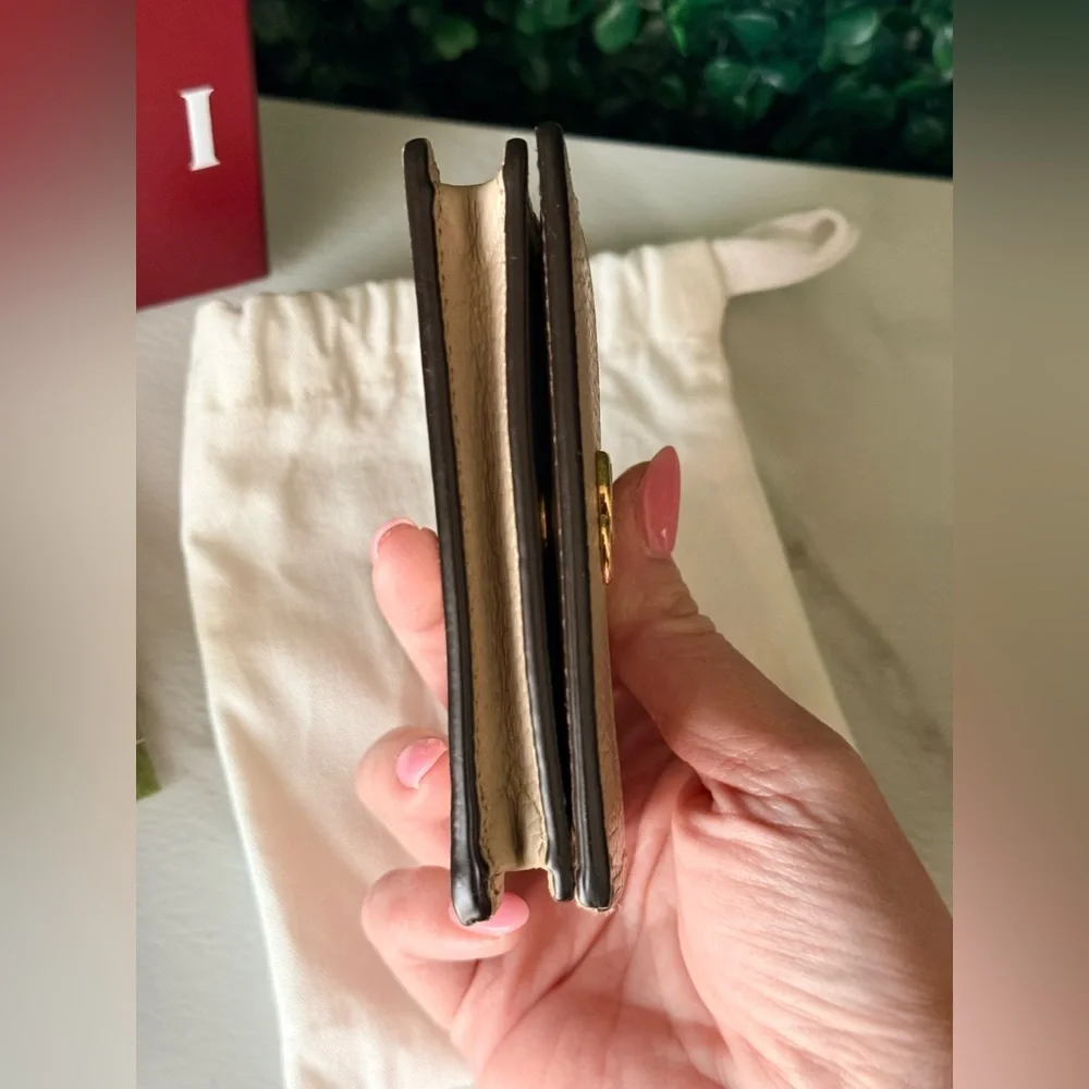 Gucci Beige and Cream Ophidia Card Wallet